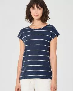 Frau mit HempAge Hanf T-Shirt Farbe navy