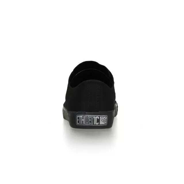 Ethletic Sneaker vegan LoCut Classic - Farbe jet black / black aus Bio-Baumwolle Ethletic Sneaker vegan LoCut Classic - Farbe jet black / black aus Bio-Baumwolle