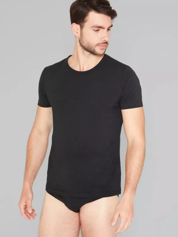 Hanf Herren Enges T-Shirt - Farbe black aus Hanf und Bio-Baumwolle Hanf Herren Enges T-Shirt - Farbe black aus Hanf und Bio-Baumwolle