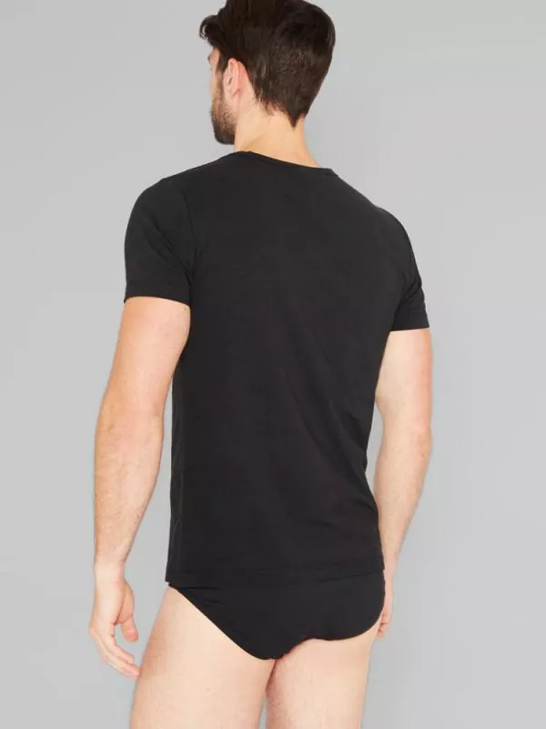 Hanf Herren Enges T-Shirt - Farbe black aus Hanf und Bio-Baumwolle Hanf Herren Enges T-Shirt - Farbe black aus Hanf und Bio-Baumwolle
