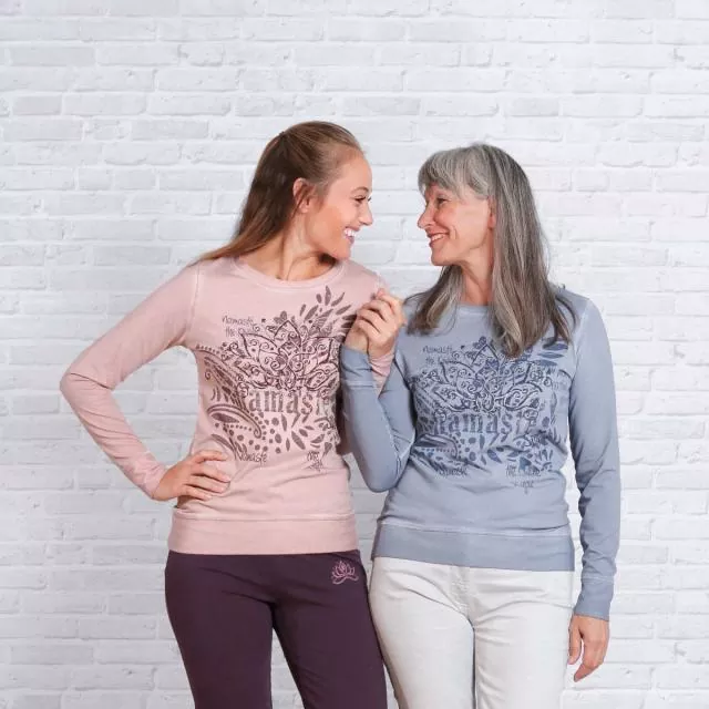 Spirit of Om Sweaty Namaste - Farbe jeansblau aus Bio-Baumwolle Spirit of Om Sweaty Namaste - Farbe jeansblau aus Bio-Baumwolle